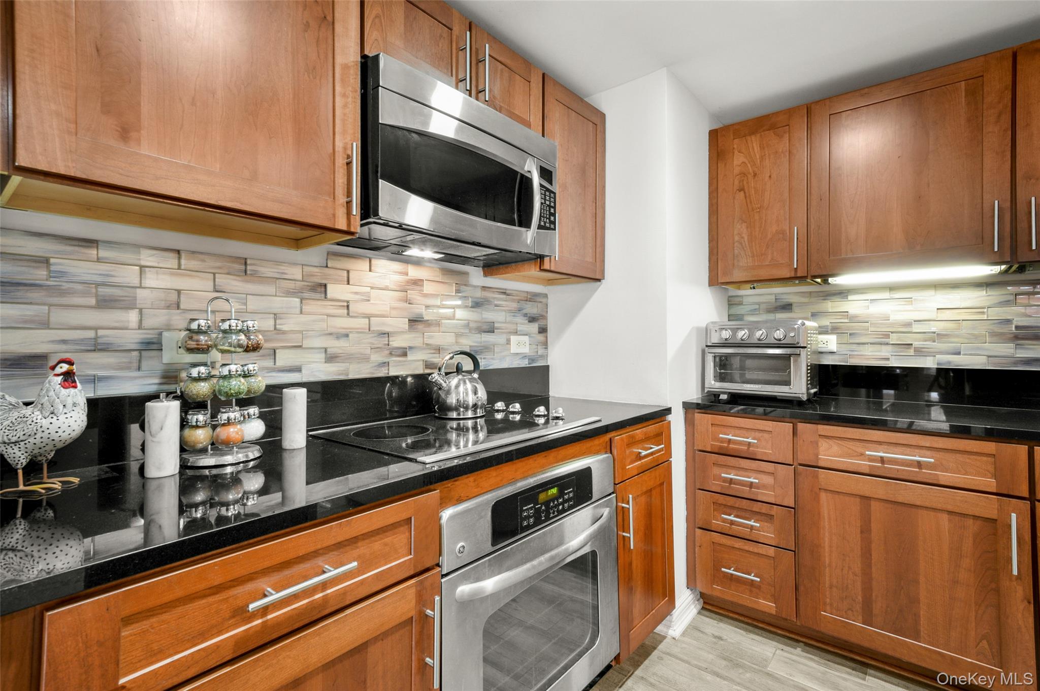 #7 photo, 225 Stanley Avenue, Mamaroneck , NY 10543