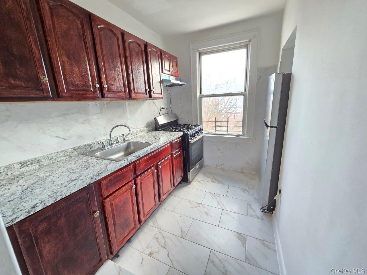 #7 photo, 3141 Kingsbridge Terrace, Bronx , NY 10463