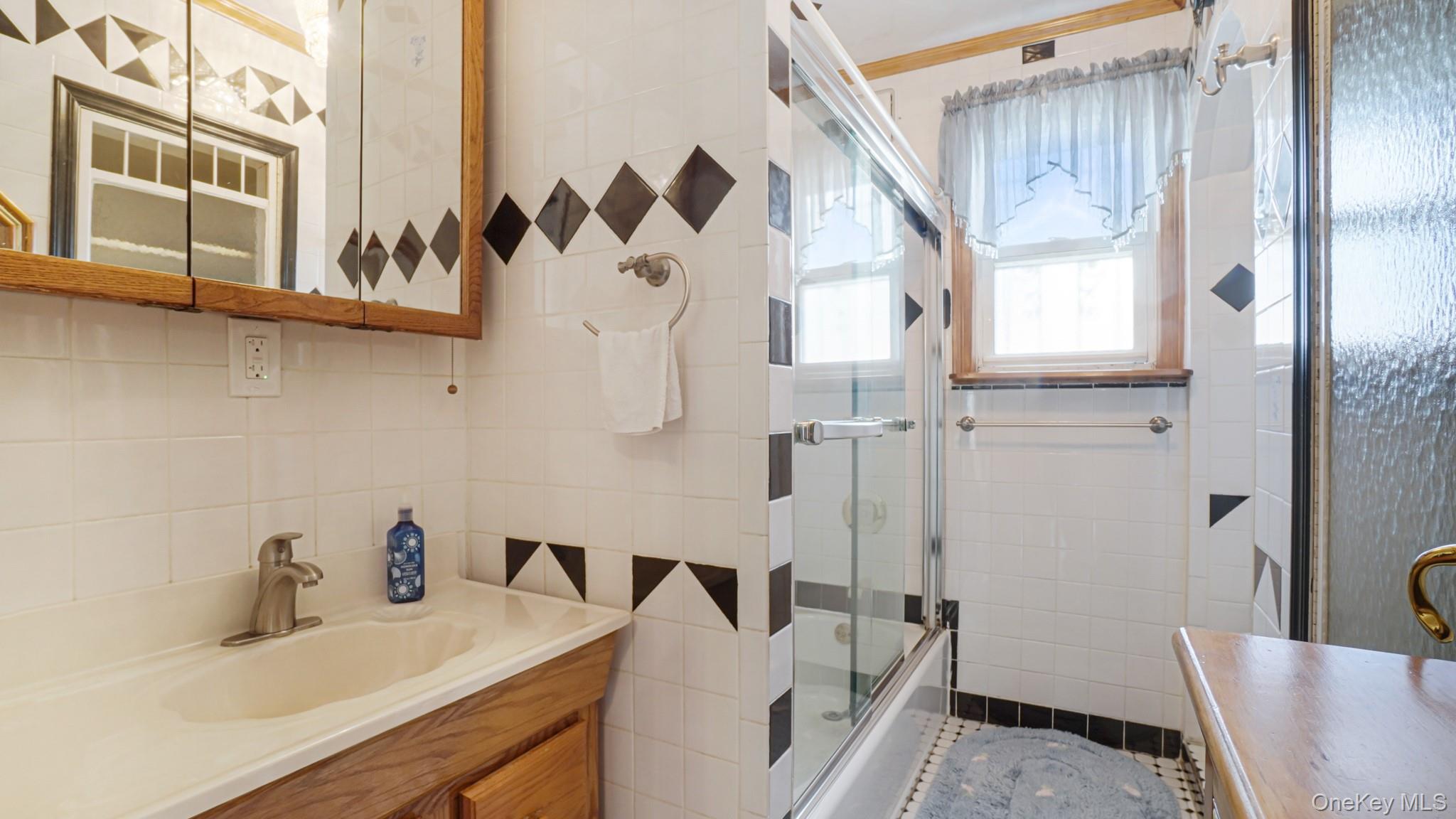 #10 photo, 90-37 211 Street, Queens Village , NY 11428