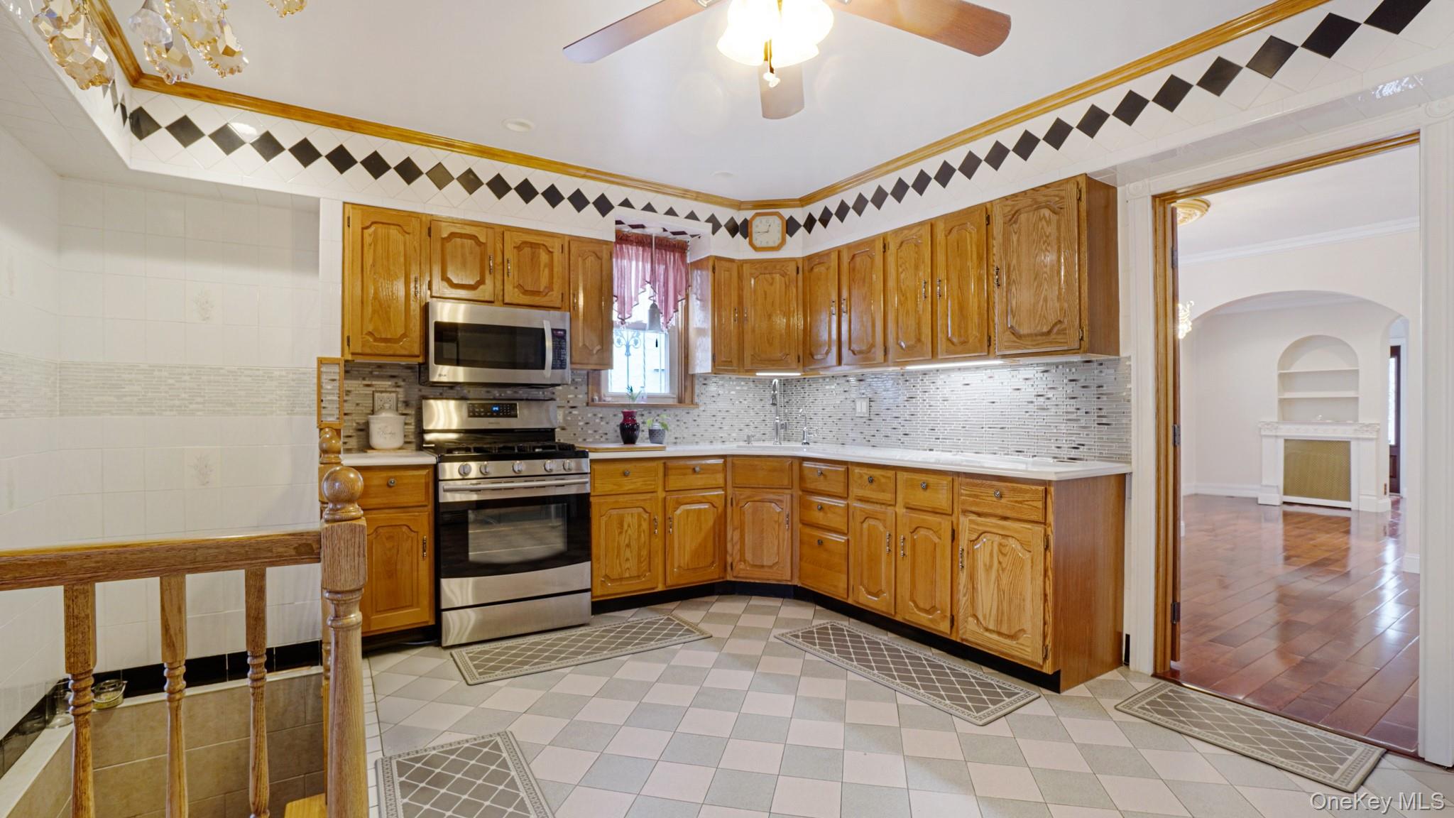 #6 photo, 90-37 211 Street, Queens Village , NY 11428