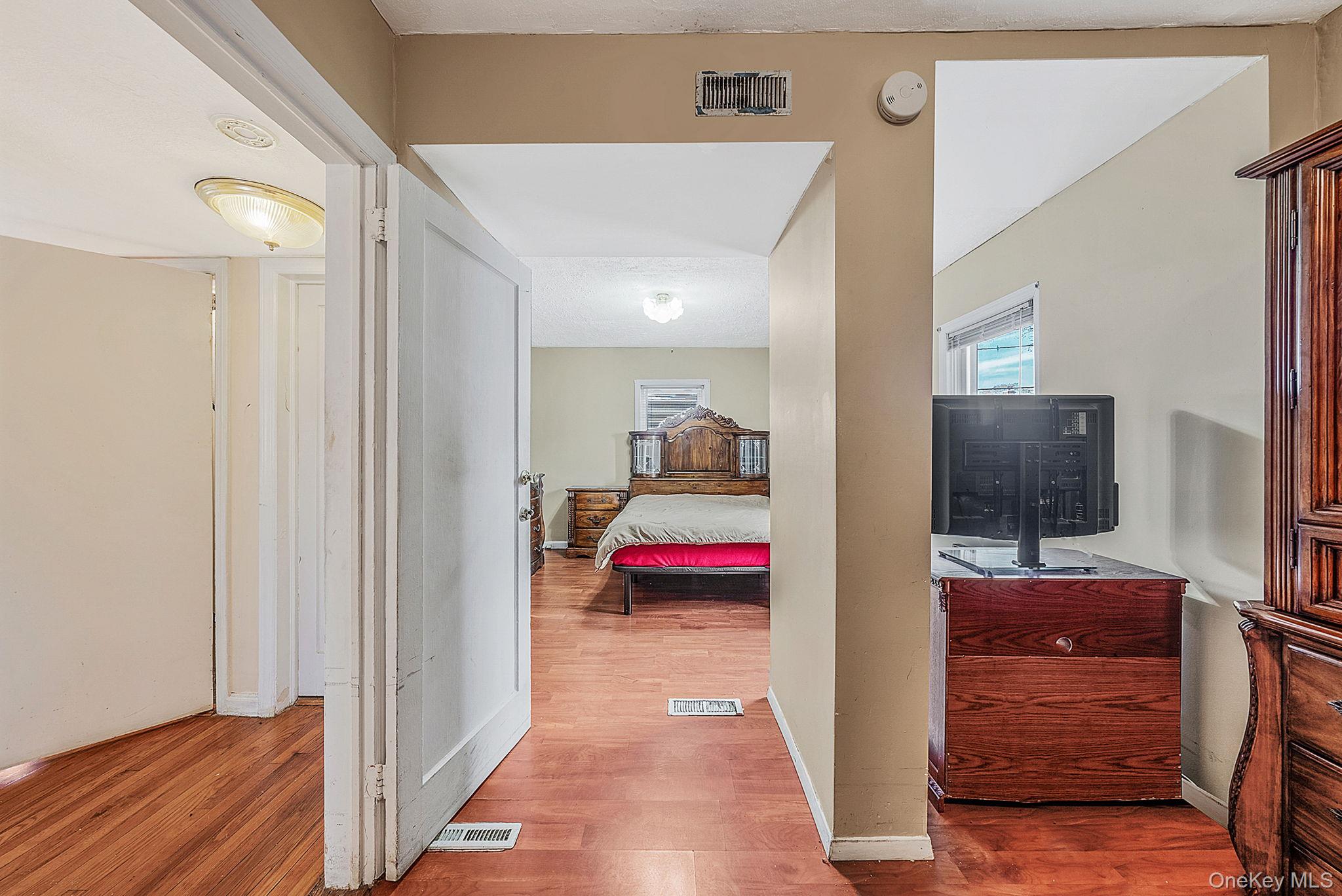 #16 photo, 18 Jasper Street, Valley Stream , NY 11580