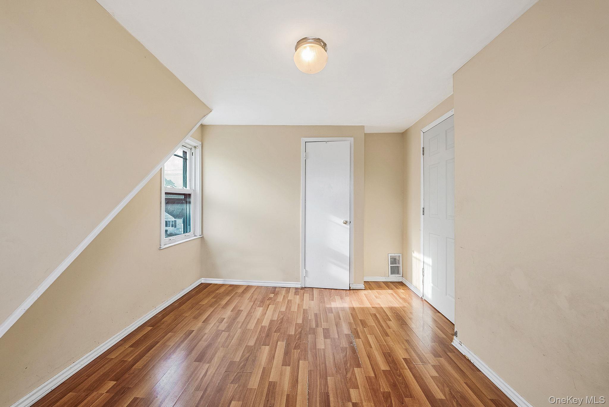 #19 photo, 18 Jasper Street, Valley Stream , NY 11580