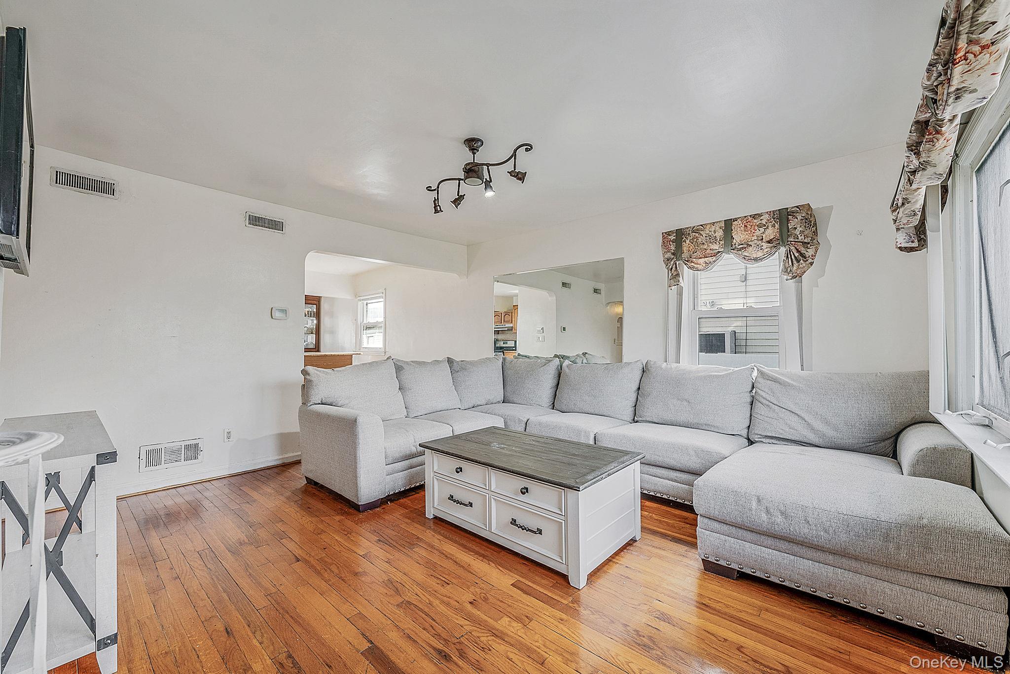 #4 photo, 18 Jasper Street, Valley Stream , NY 11580