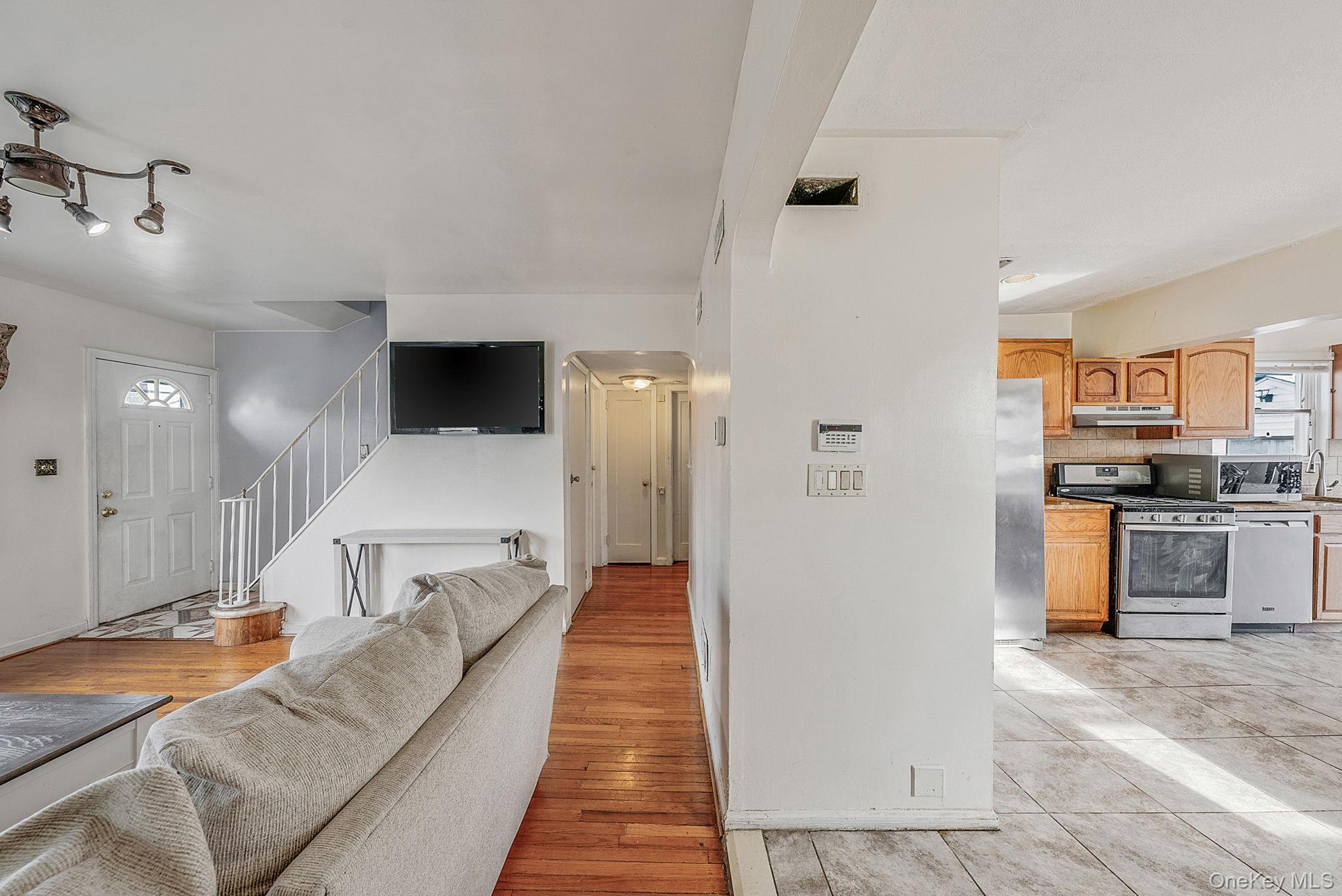 #7 photo, 18 Jasper Street, Valley Stream , NY 11580