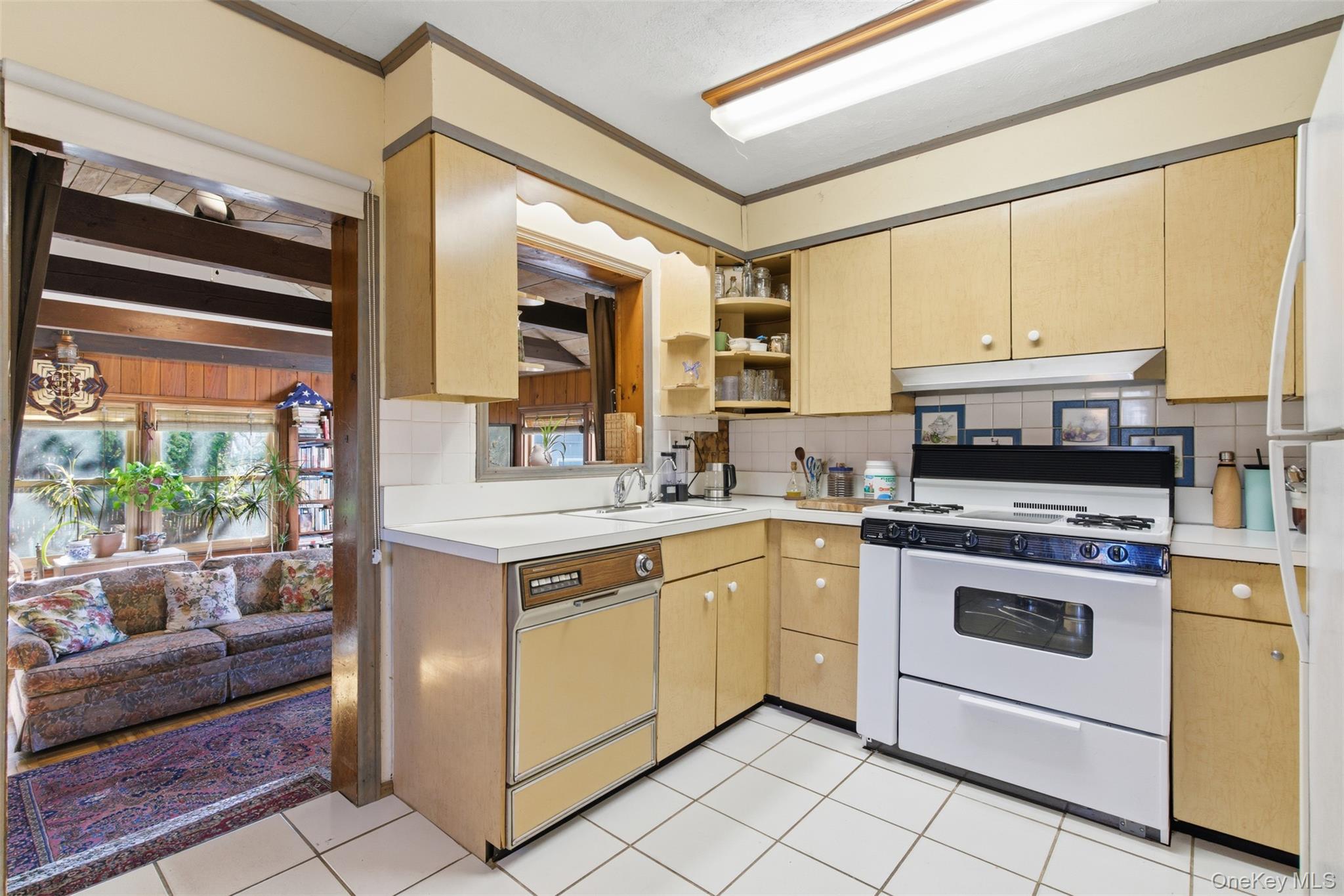 #11 photo, 107 E 13th Street, Huntington Station , NY 11746