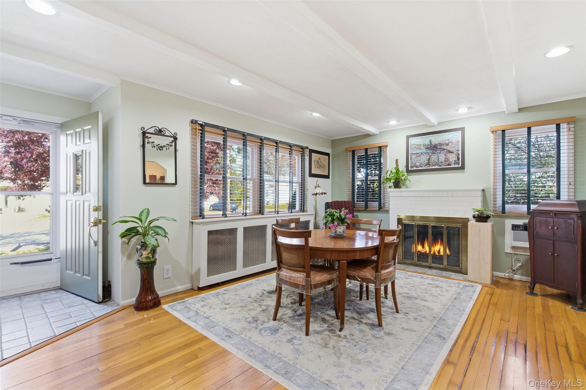 #5 photo, 107 E 13th Street, Huntington Station , NY 11746