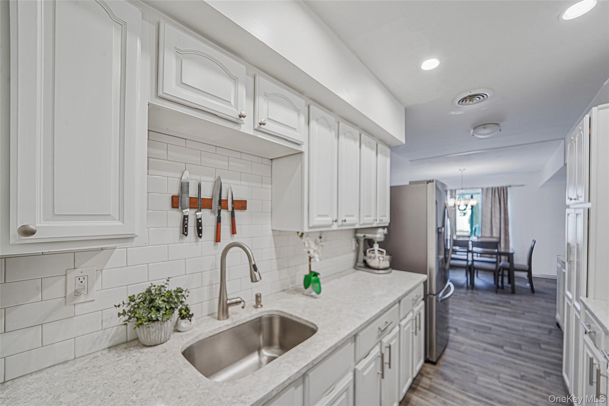 #10 photo, 2 Alhambra Drive, Oceanside , NY 11572