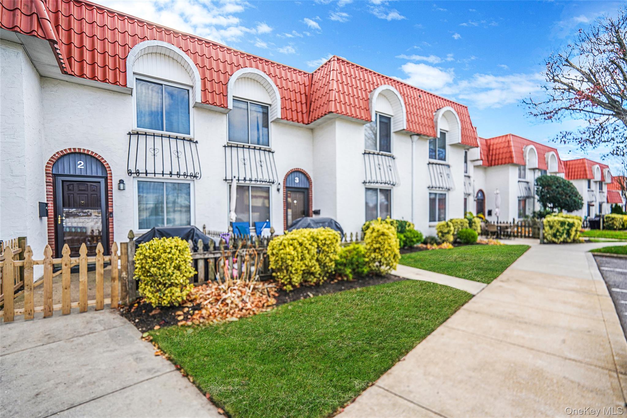 #2 photo, 2 Alhambra Drive, Oceanside , NY 11572