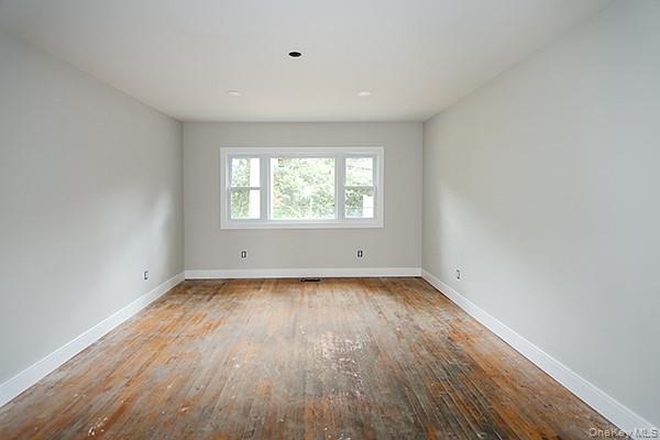 #14 photo, 127 Berkshire Road, Rockville Centre , NY 11570