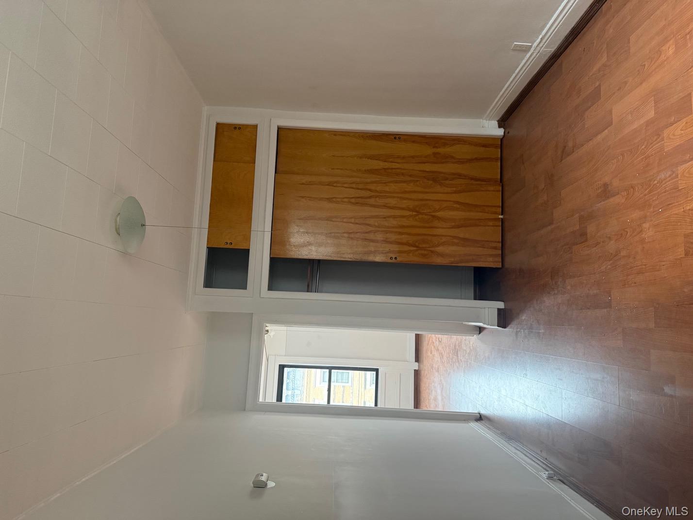 #11 photo, 2052 Gates Avenue, Ridgewood , NY 11385