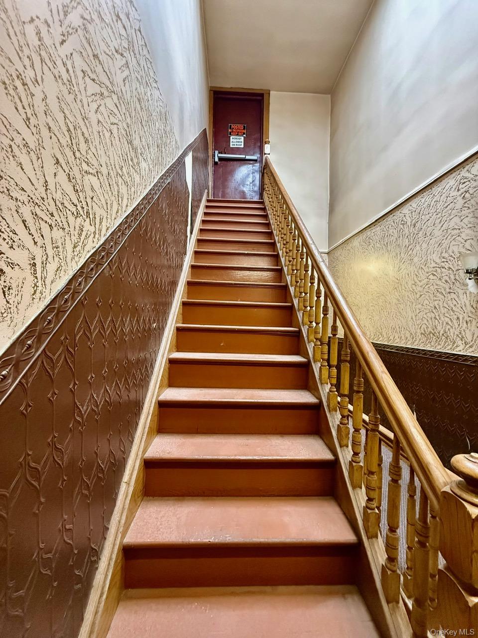 #8 photo, 2052 Gates Avenue, Ridgewood , NY 11385