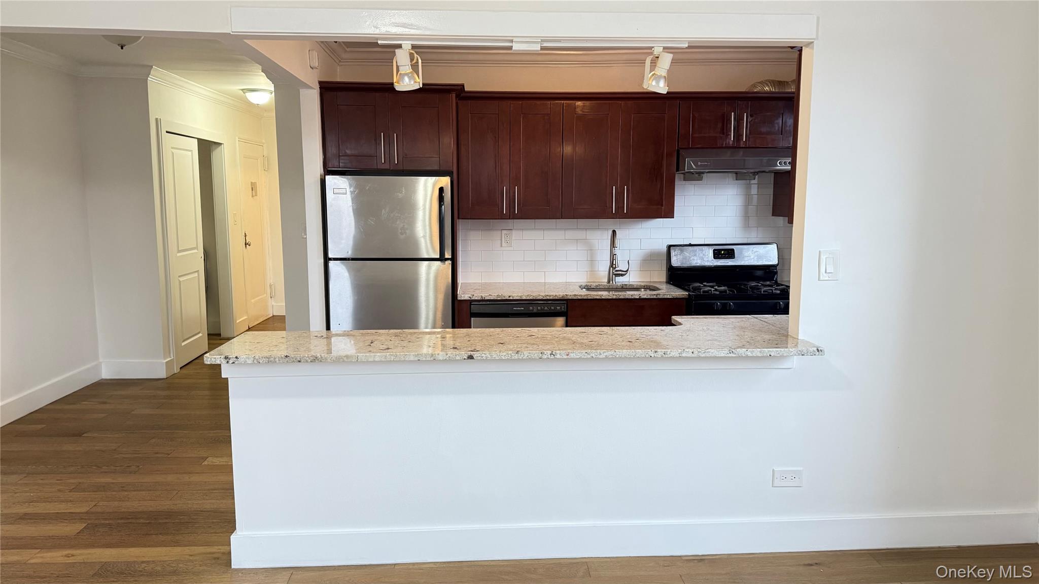 #8 photo, 15040 71 ave, Flushing , NY 11367