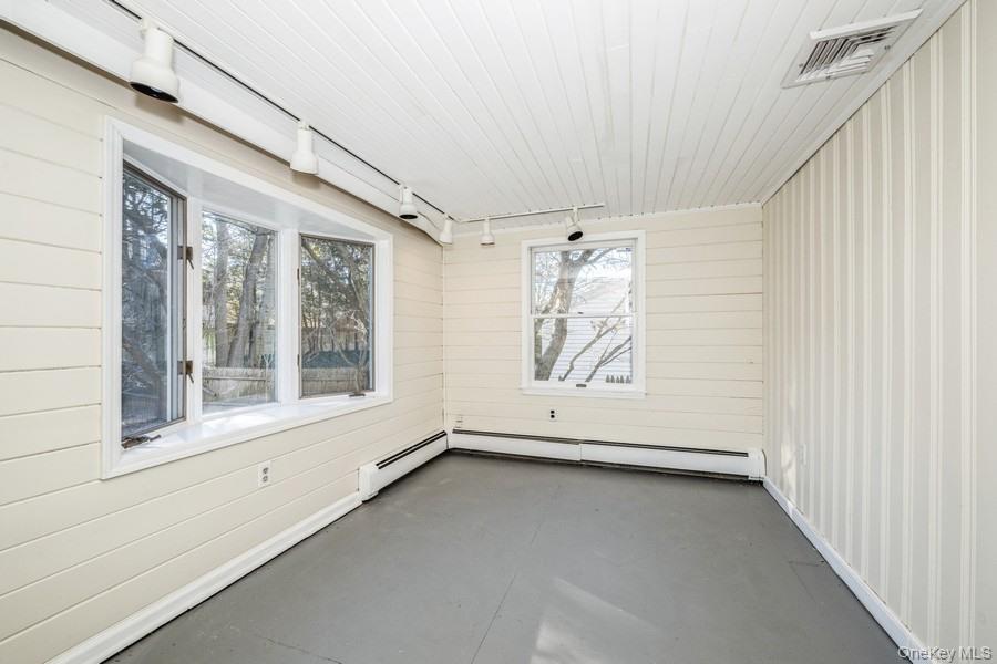 #14 photo, 40 Derby Road, Port Washington , NY 11050