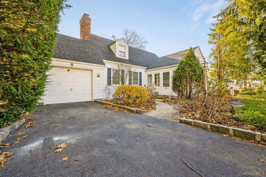 #2 photo, 40 Derby Road, Port Washington , NY 11050