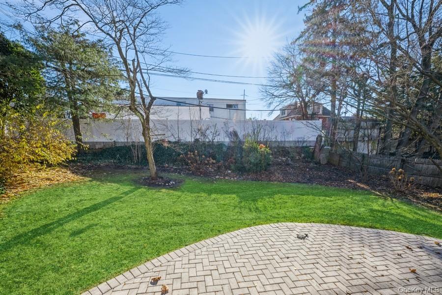 #5 photo, 40 Derby Road, Port Washington , NY 11050