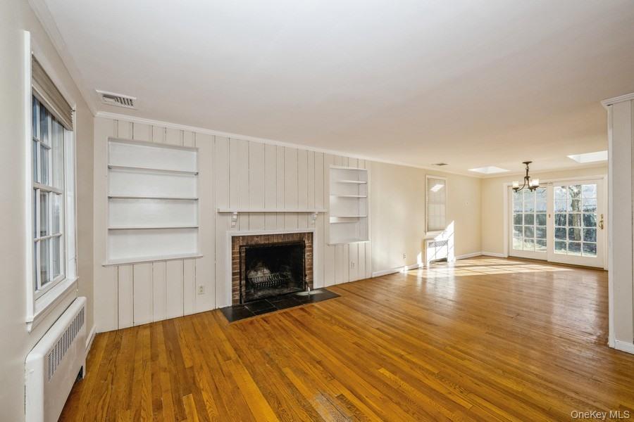 #8 photo, 40 Derby Road, Port Washington , NY 11050