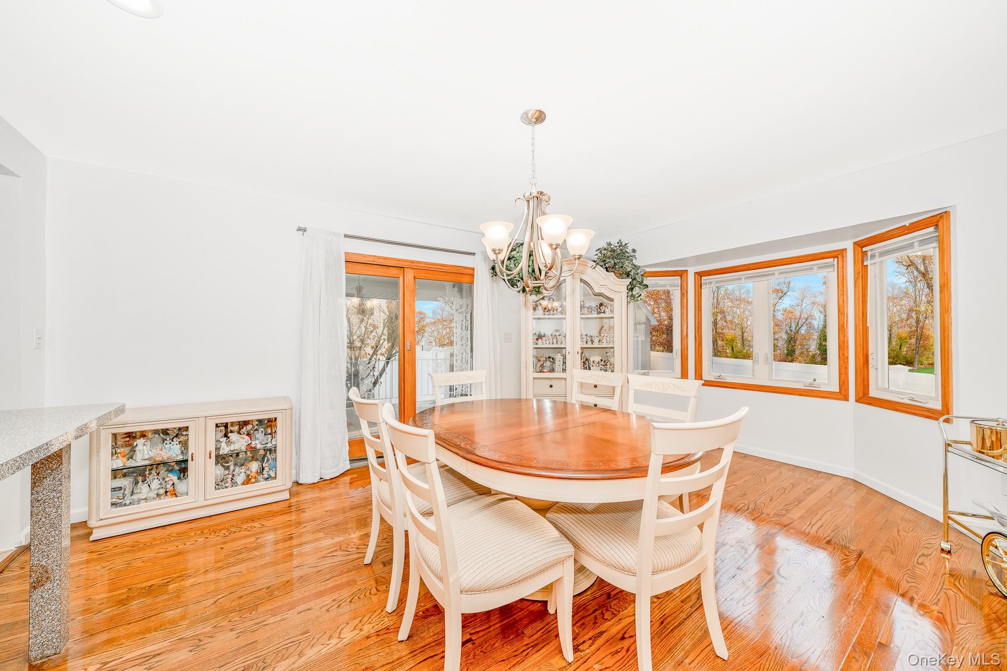 #13 photo, 3 Brewster Gate, Massapequa , NY 11758