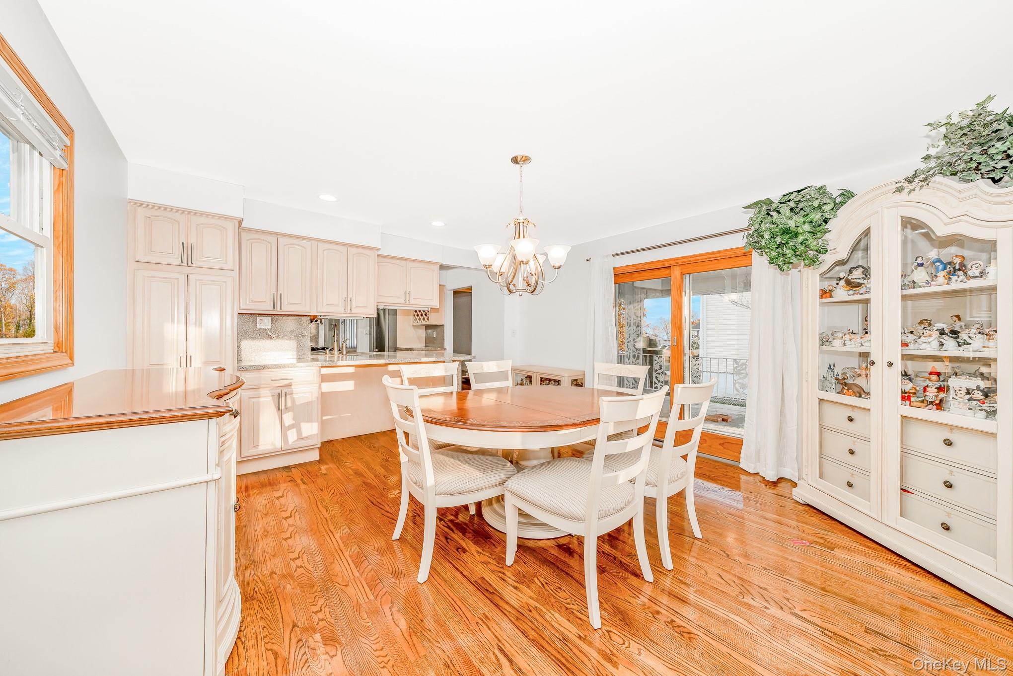 #14 photo, 3 Brewster Gate, Massapequa , NY 11758