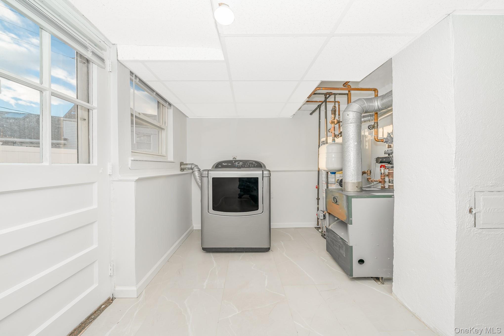 #16 photo, 3 Brewster Gate, Massapequa , NY 11758