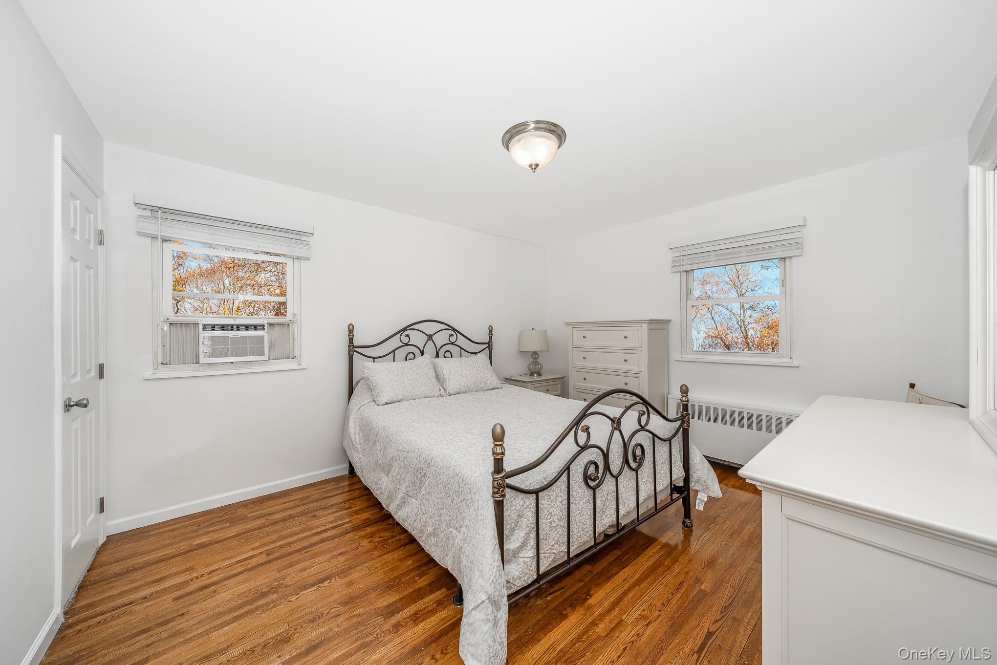 #19 photo, 3 Brewster Gate, Massapequa , NY 11758