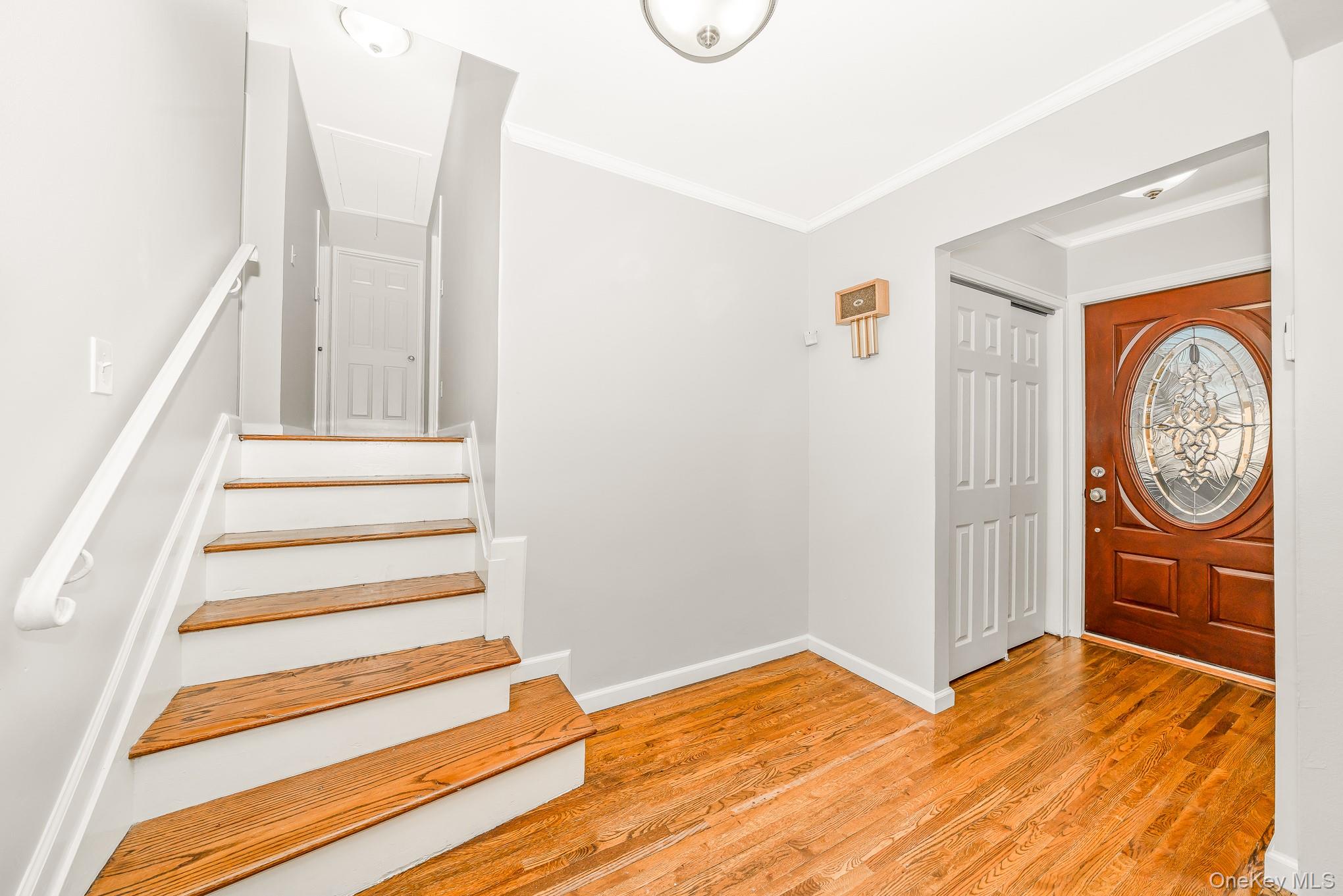 #4 photo, 3 Brewster Gate, Massapequa , NY 11758