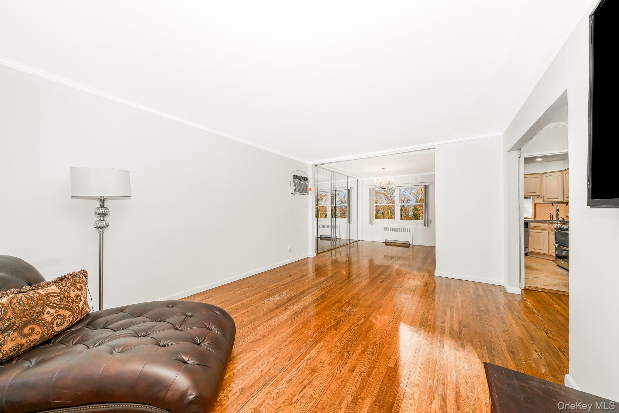 #9 photo, 3 Brewster Gate, Massapequa , NY 11758