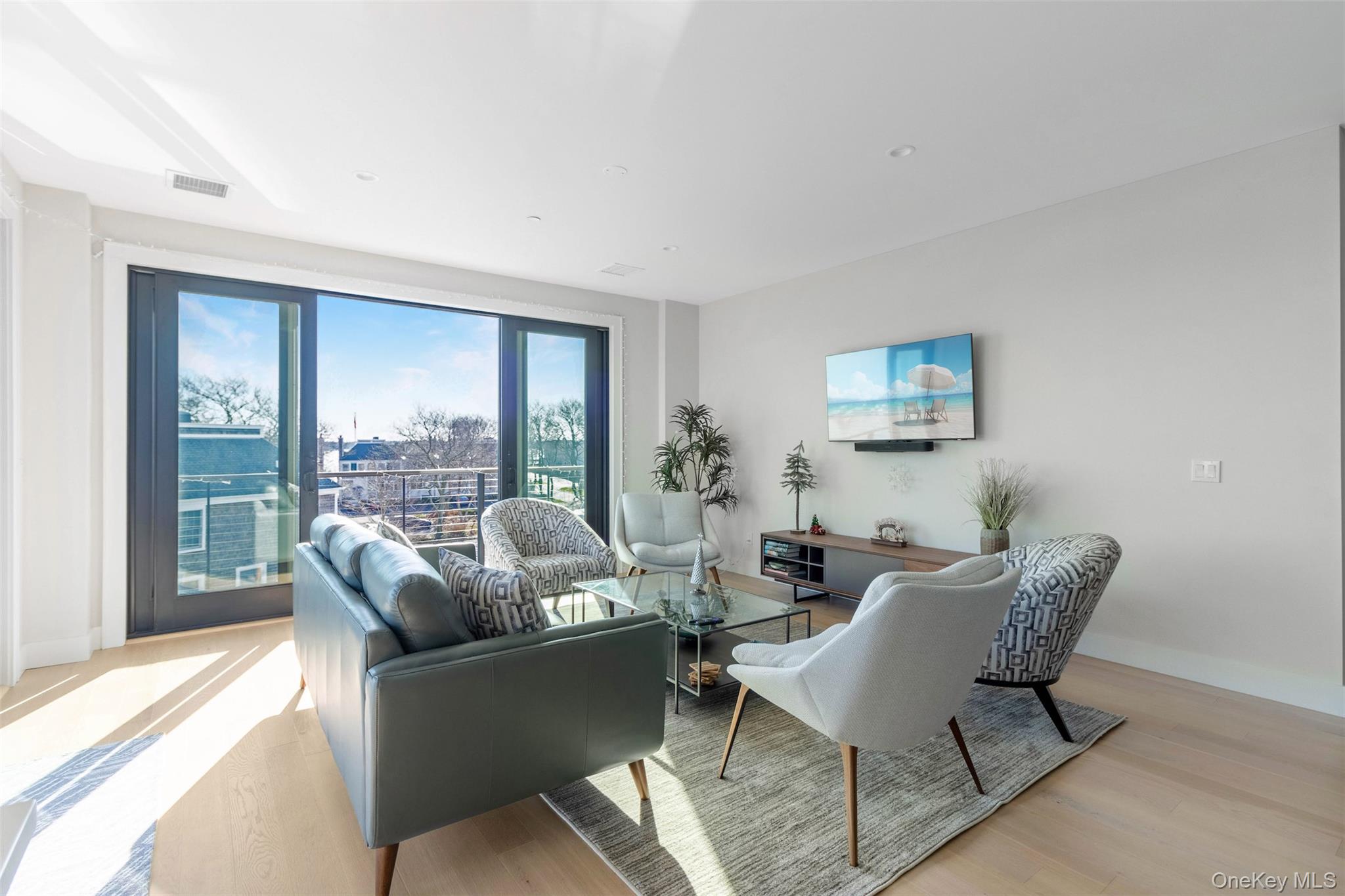 #11 photo, 123 Sterling Avenue, Greenport , NY 11944