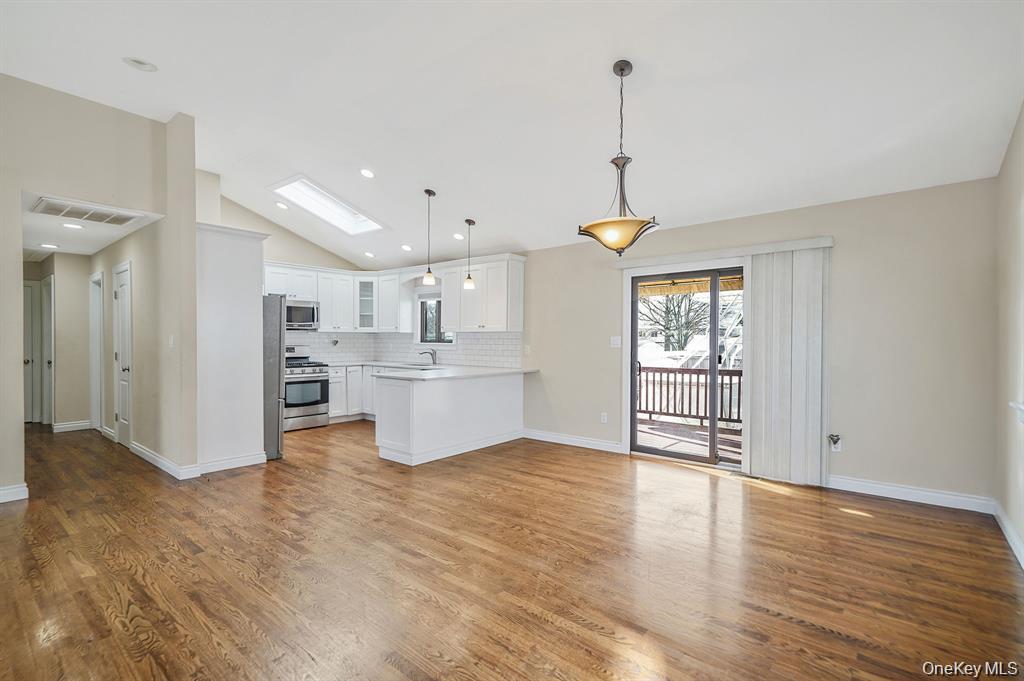 #11 photo, 745 S 9th Street, Lindenhurst , NY 11757