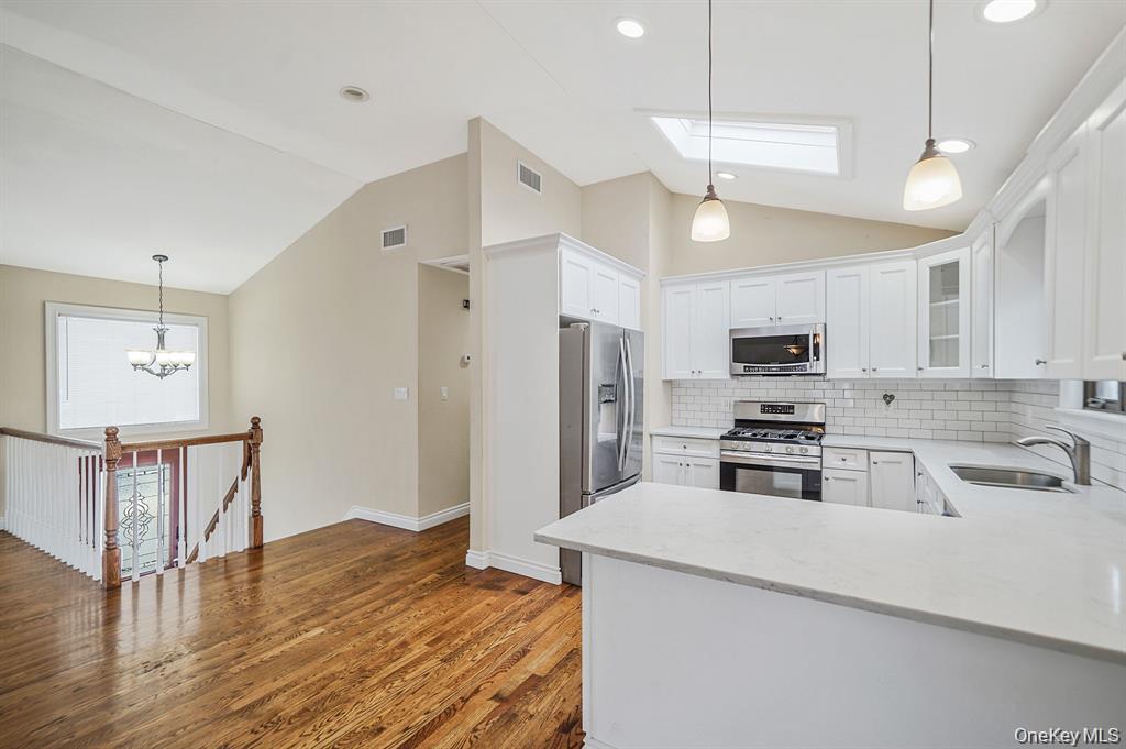 #14 photo, 745 S 9th Street, Lindenhurst , NY 11757