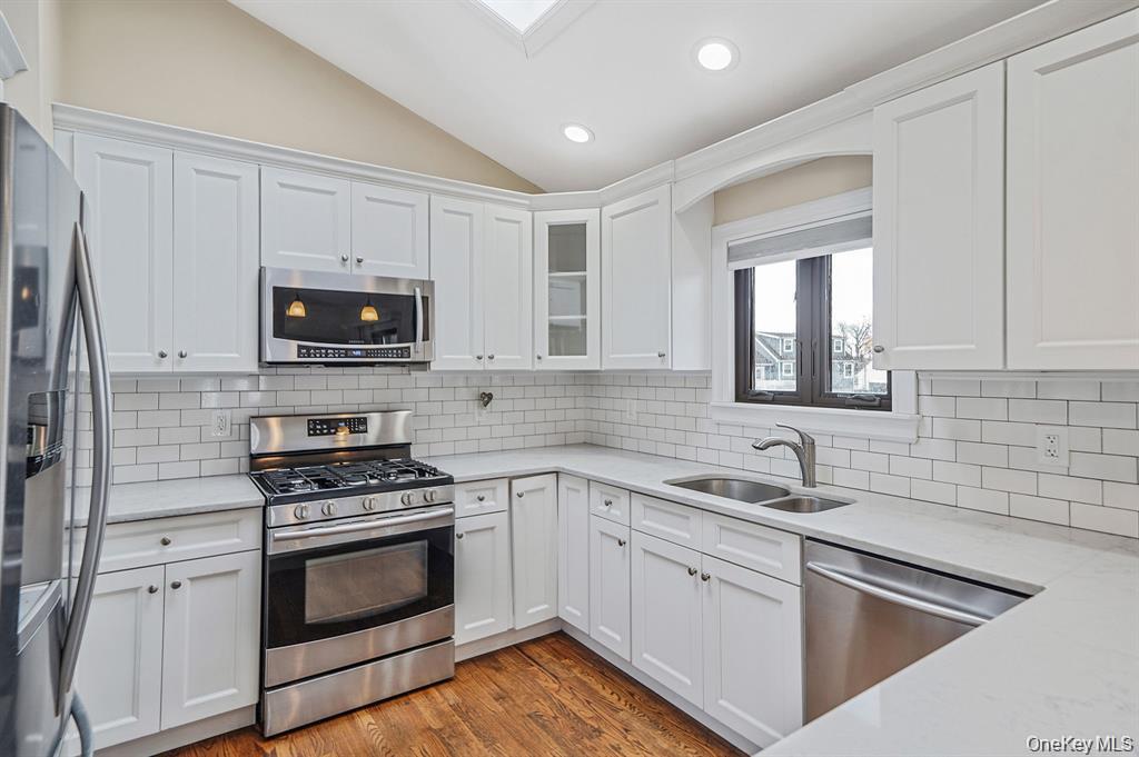 #16 photo, 745 S 9th Street, Lindenhurst , NY 11757