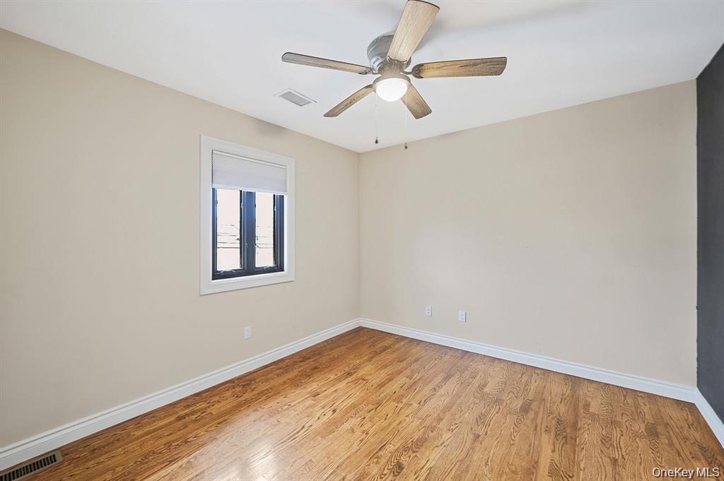 #20 photo, 745 S 9th Street, Lindenhurst , NY 11757