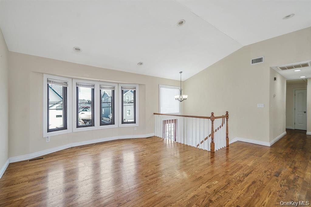 #8 photo, 745 S 9th Street, Lindenhurst , NY 11757