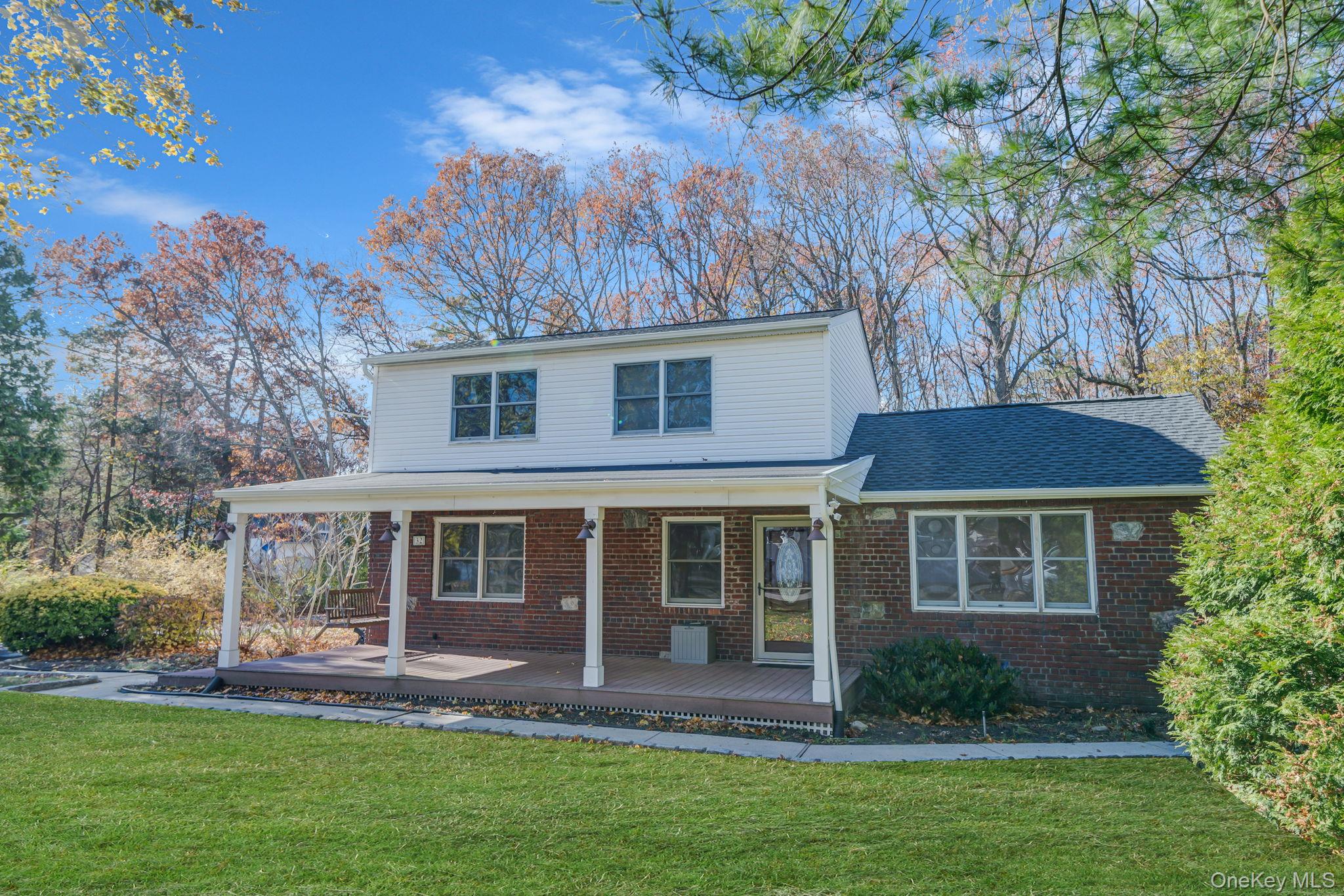 #1 photo, 32 Williams Avenue, サフォーク郡 Holtsville , NY 11742