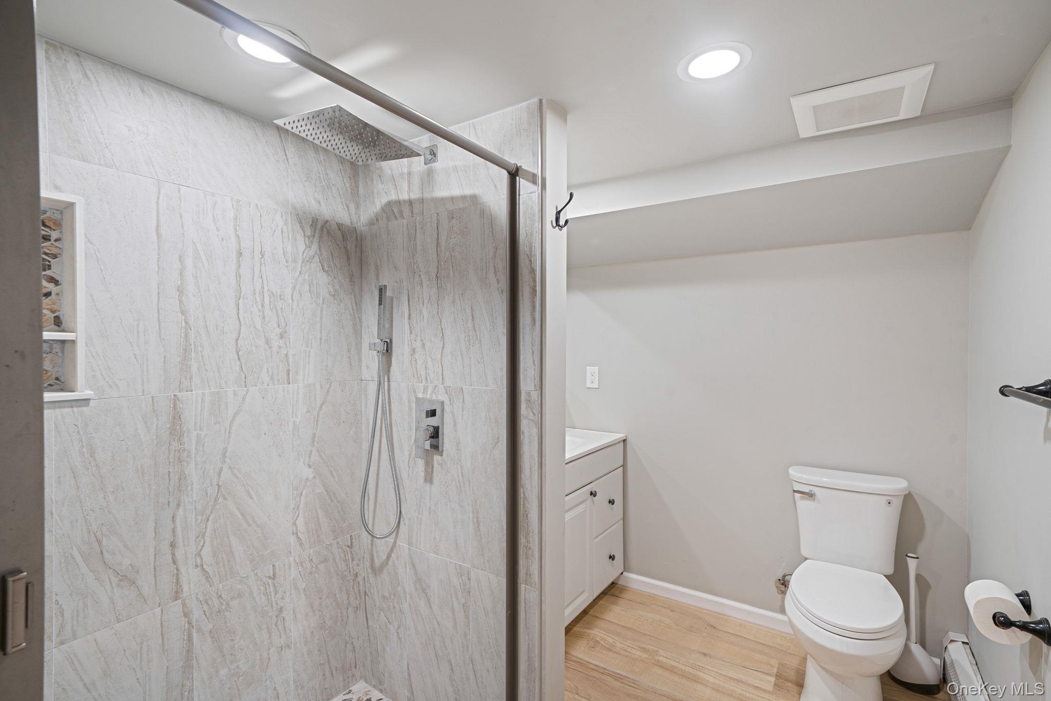 #20 photo, 32 Williams Avenue, サフォーク郡 Holtsville , NY 11742