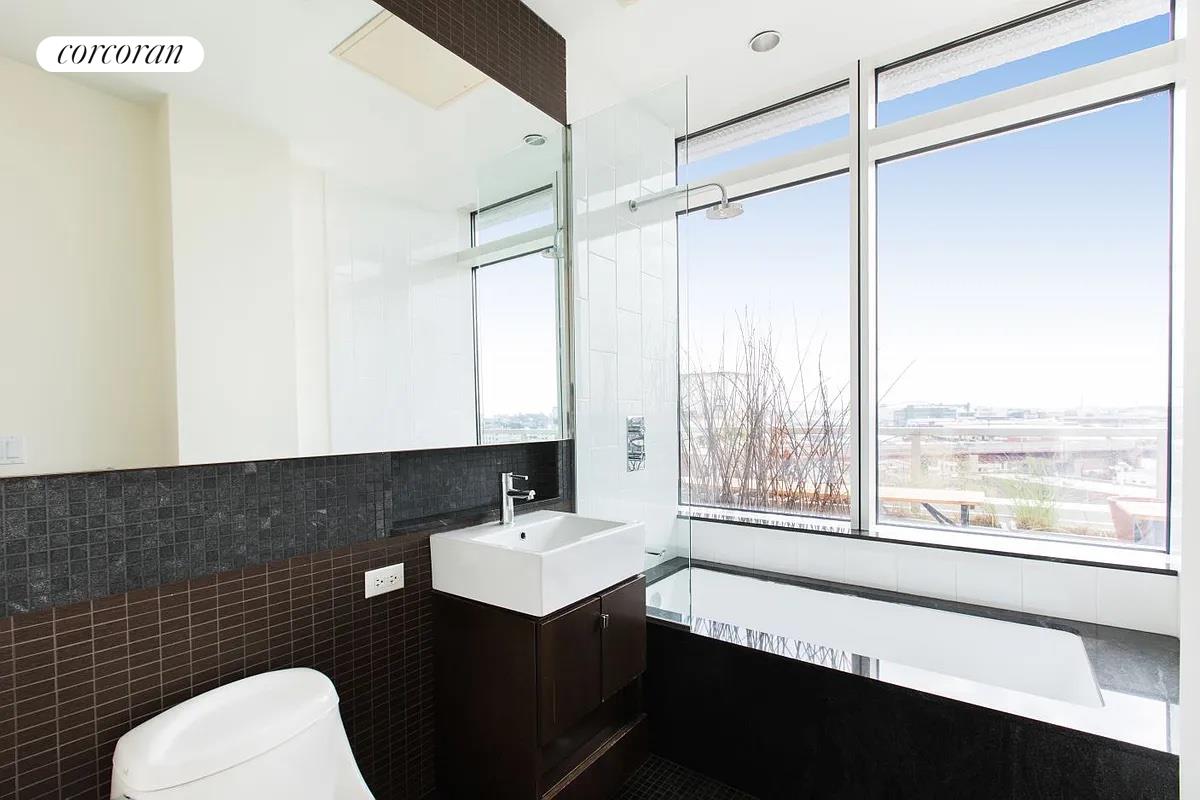 #11 photo, Hunters Point, Hunters Point , NY 11101