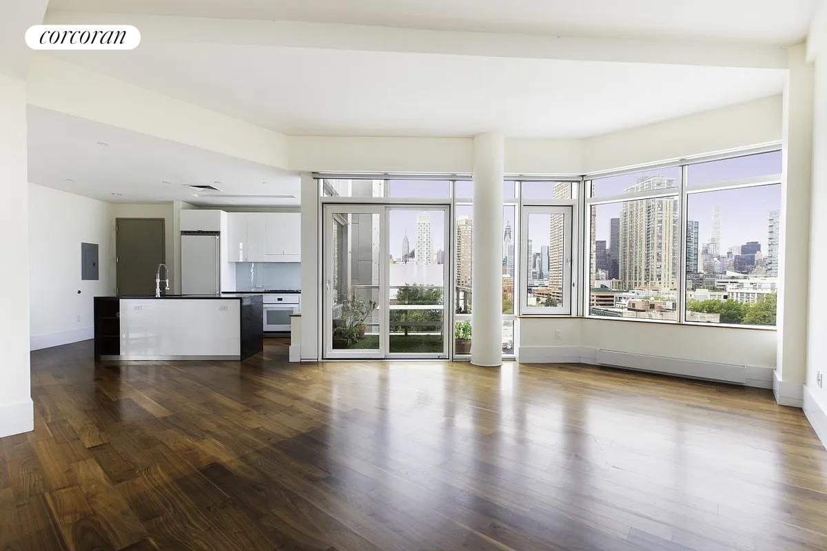 #4 photo, Hunters Point, Hunters Point , NY 11101