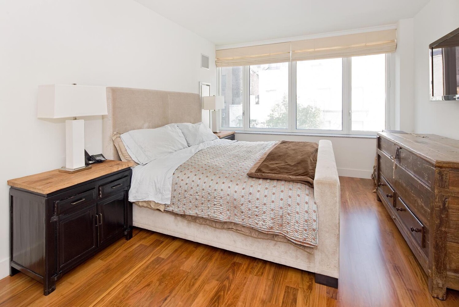 #4 photo, 250 E 53RD Street, Turtle Bay , NY 10022