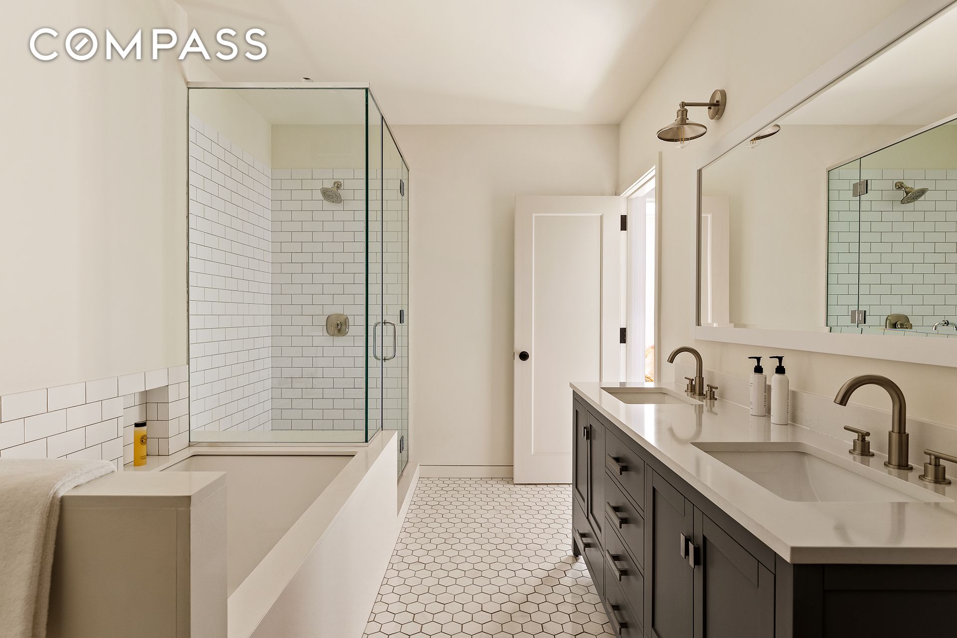 #13 photo, 125 W 11th Street, West Village , NY 10011