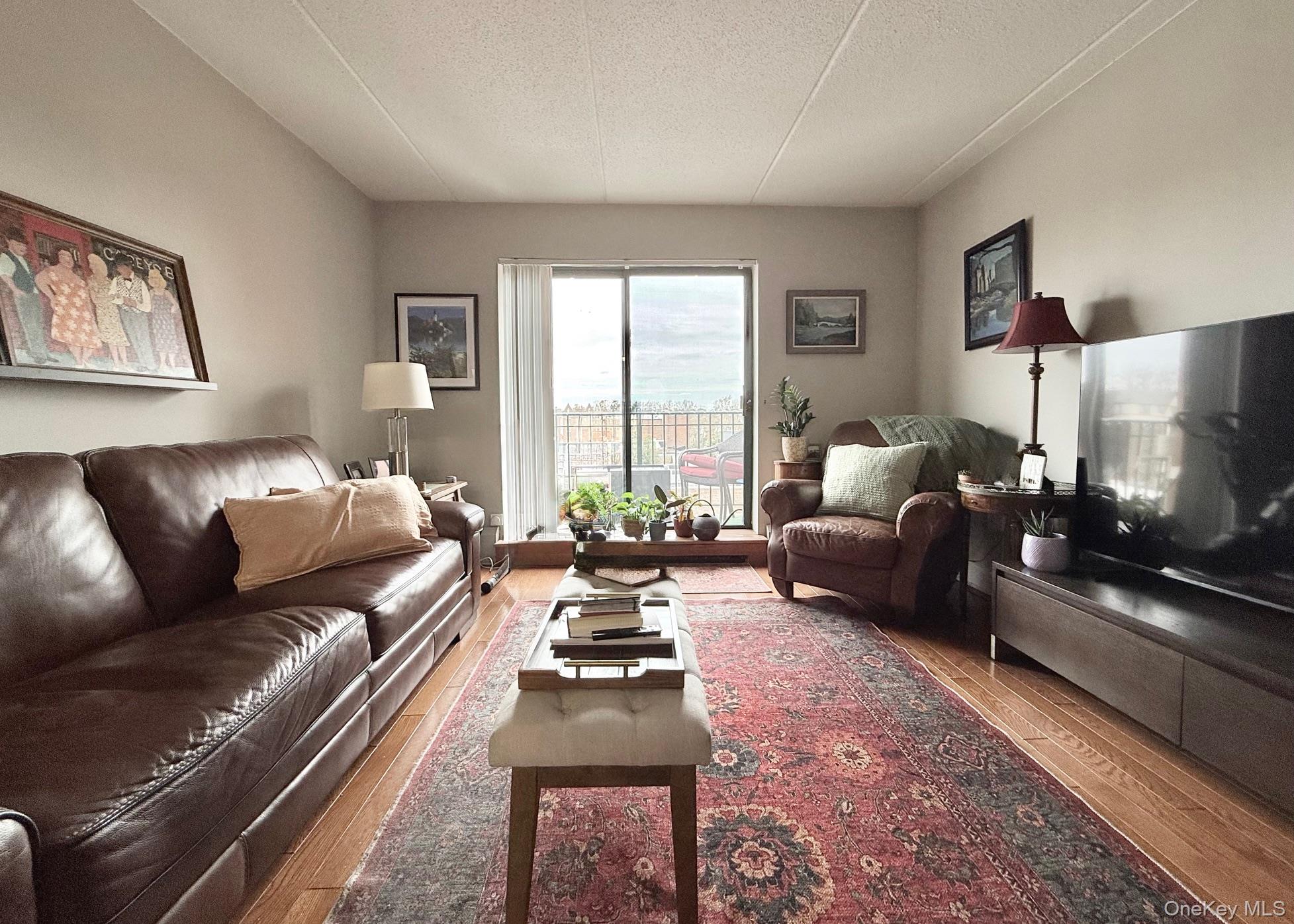 #9 photo, 123 Mamaroneck Avenue, Mamaroneck , NY 10543