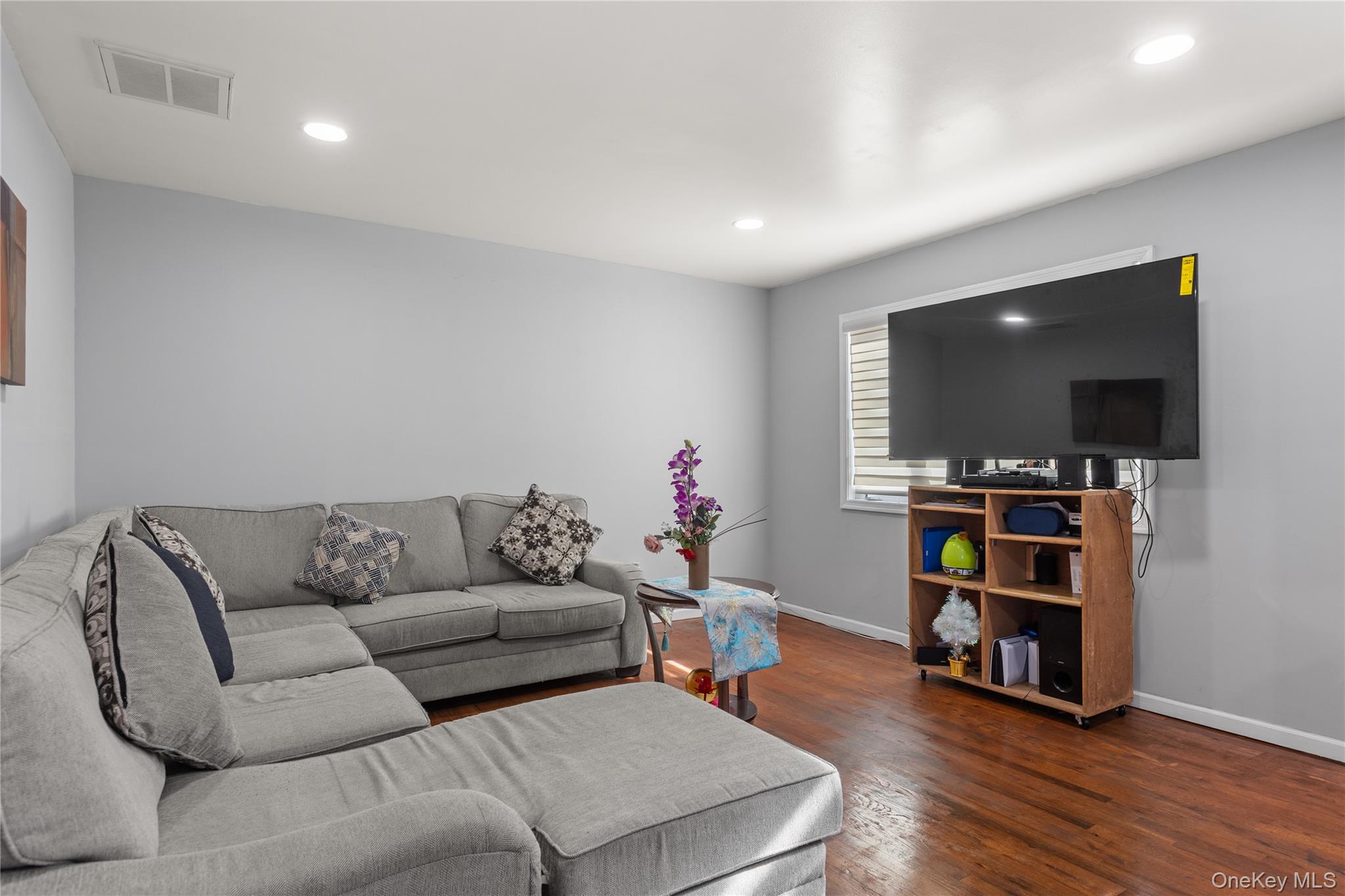 #11 photo, 67 Harts Avenue, Roosevelt , NY 11575