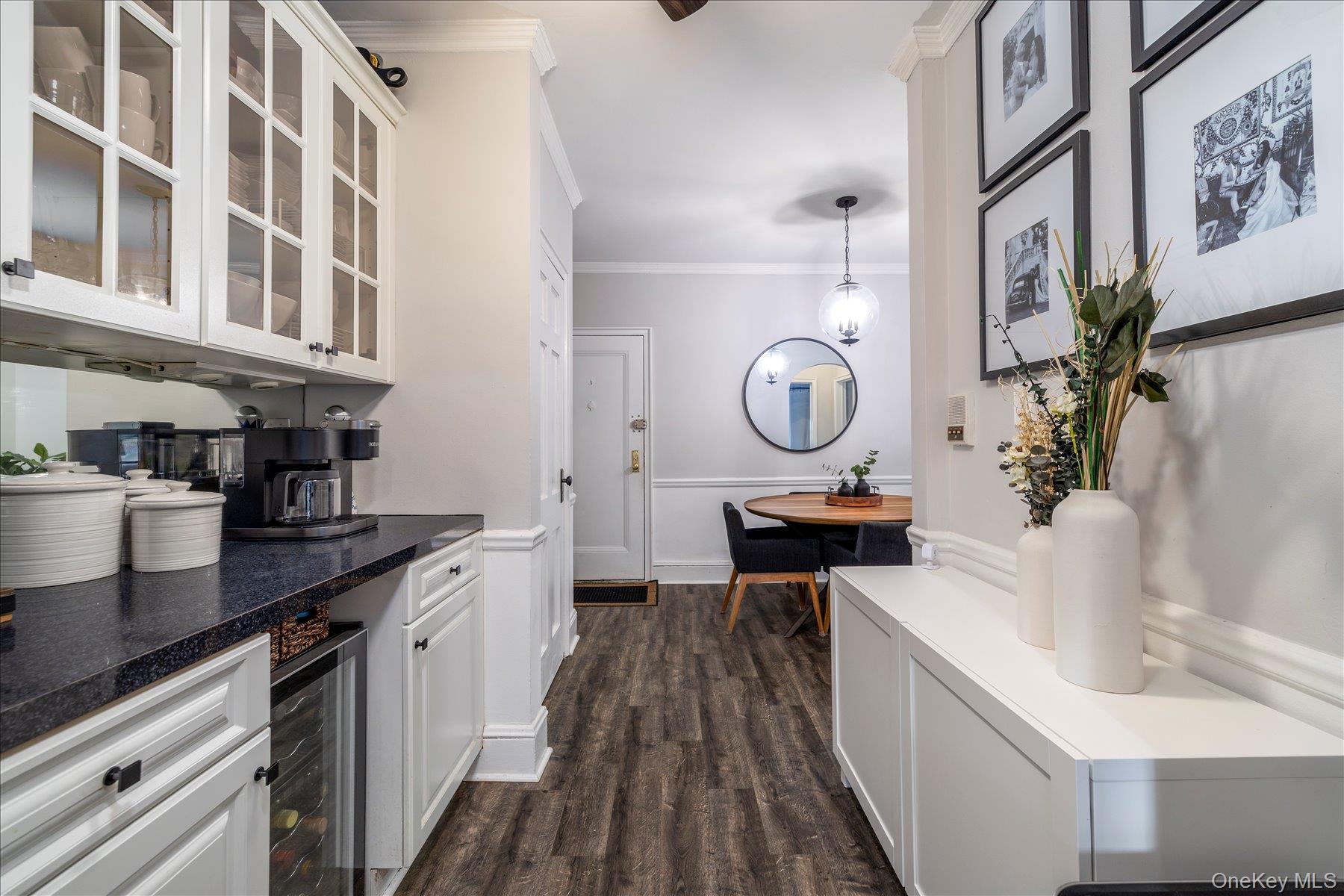 #7 photo, 261 Central Avenue, Lawrence , NY 11559