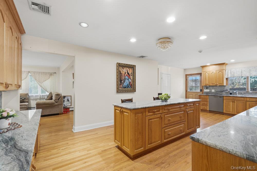 #19 photo, 72 Lake End Road, Merrick , NY 11566