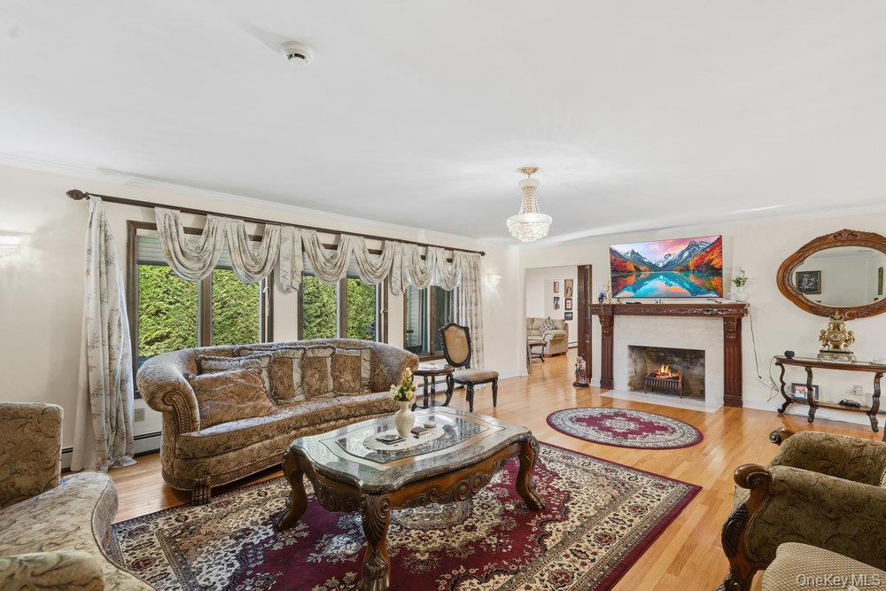 #7 photo, 72 Lake End Road, Merrick , NY 11566