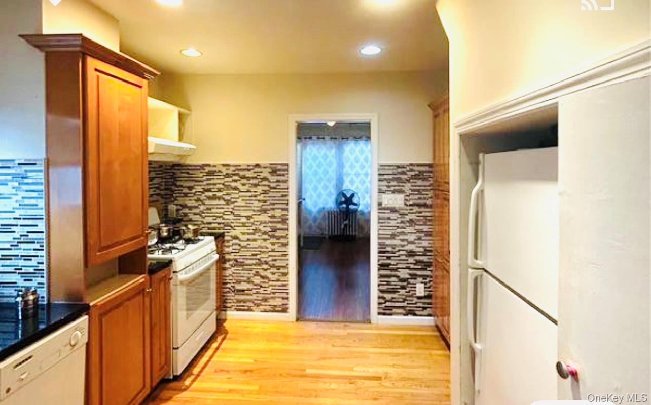 #7 photo, 100 Broad Street, Williston Park , NY 11596