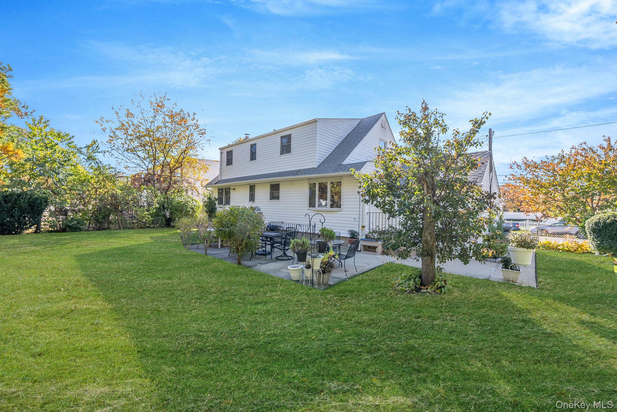 #4 photo, 350 52nd Street, Lindenhurst , NY 11757