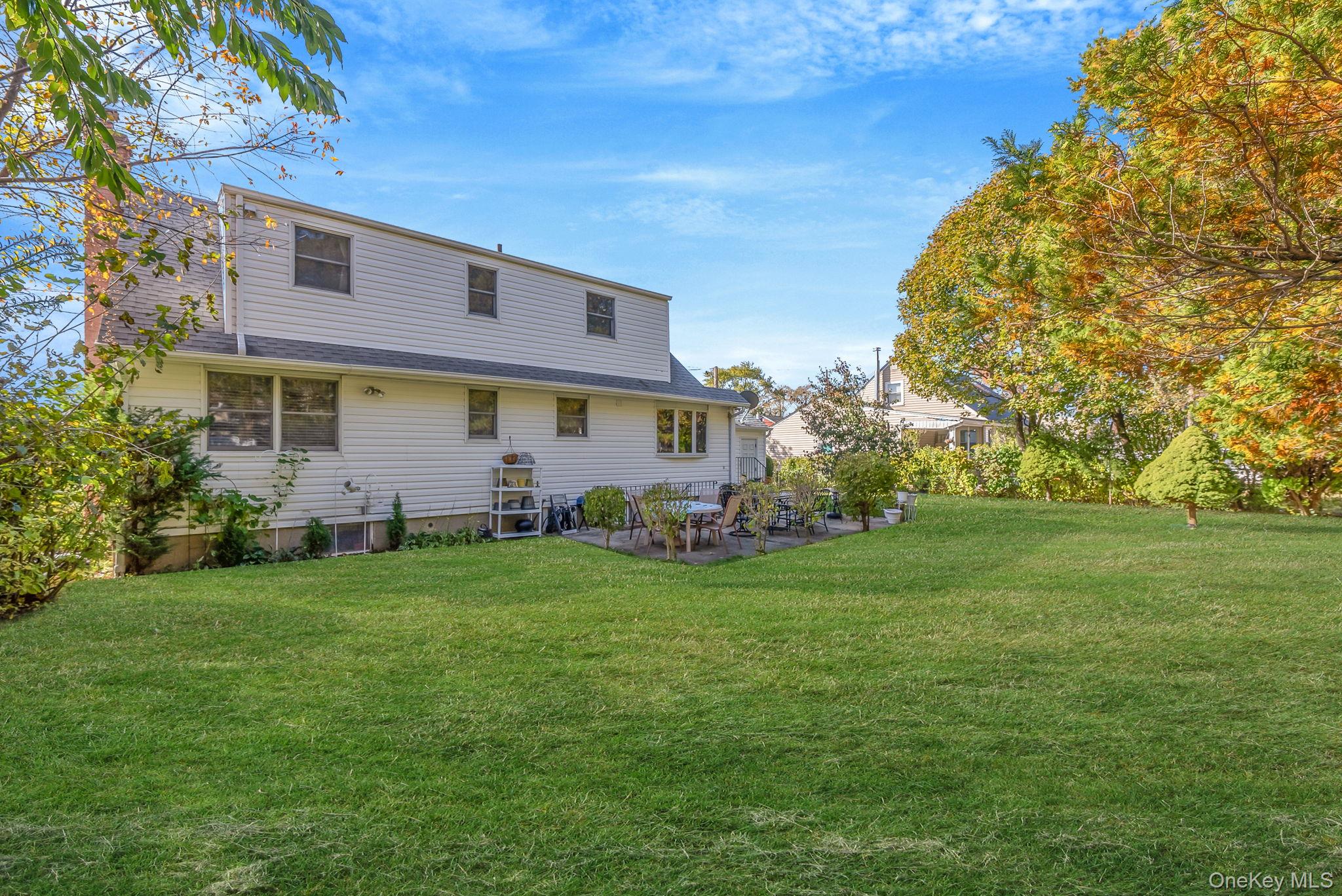 #5 photo, 350 52nd Street, Lindenhurst , NY 11757