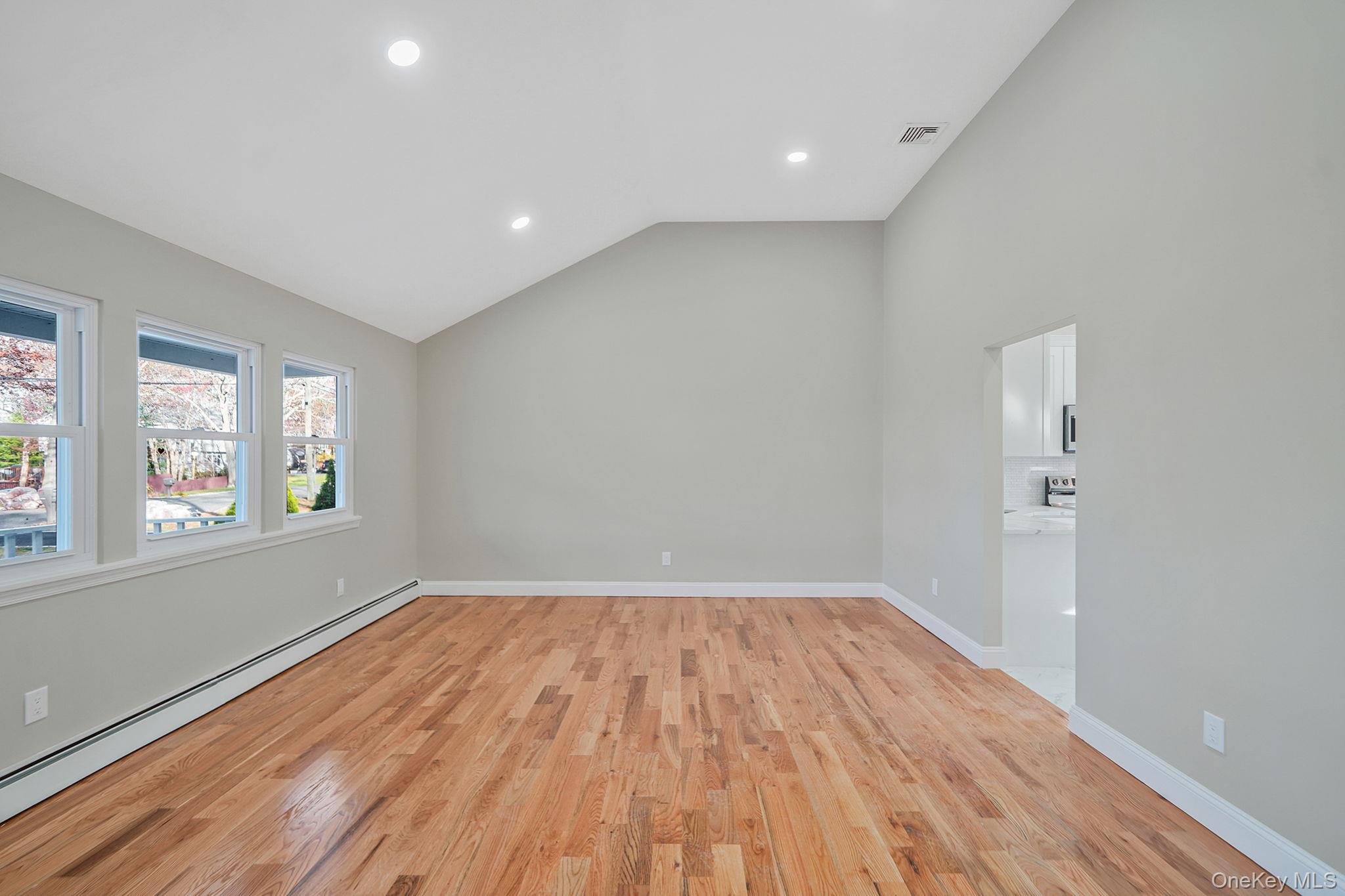 #12 photo, 14 Clearview, サフォーク郡 Selden , NY 11784