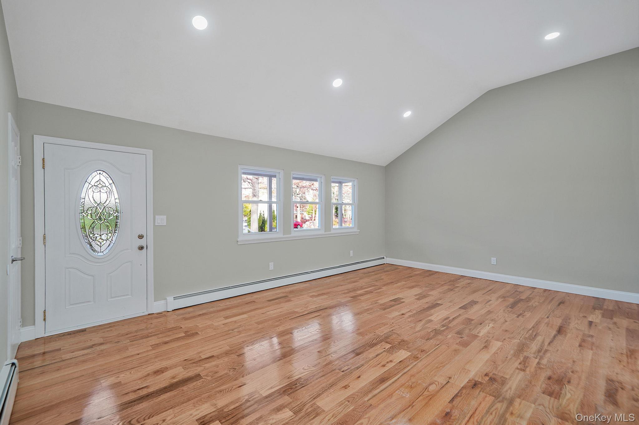 #13 photo, 14 Clearview, サフォーク郡 Selden , NY 11784