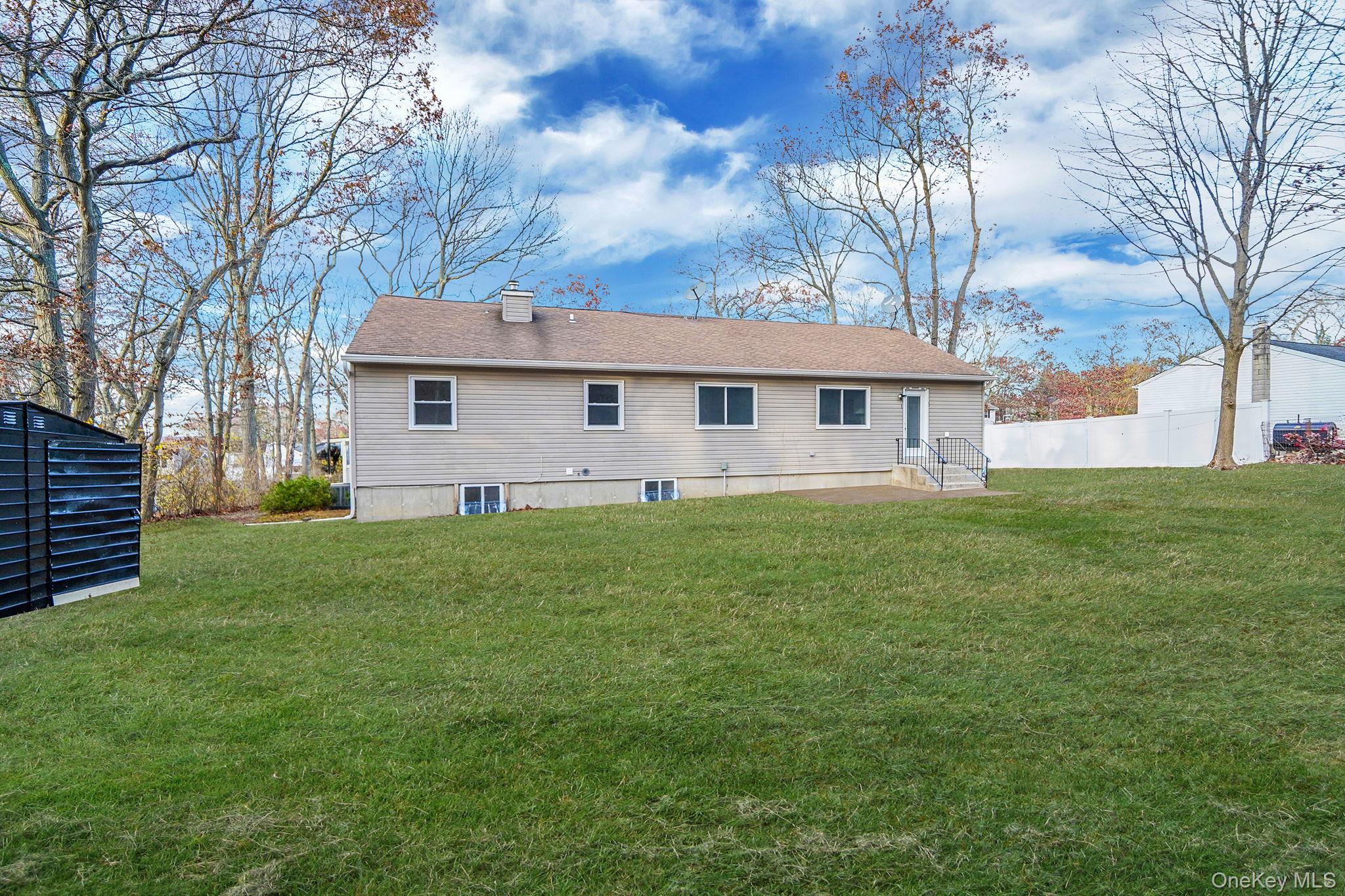 #7 photo, 14 Clearview, サフォーク郡 Selden , NY 11784