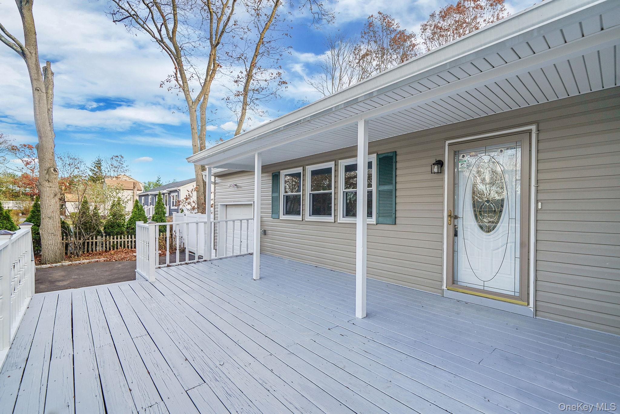 #8 photo, 14 Clearview, サフォーク郡 Selden , NY 11784